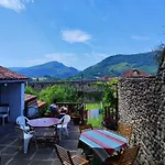 Auberge de jeunesse Du Pèlerin- De Charme En Pierre Avec Vue Sur Les Montagnes Saint-Jean-Pied-de-Port