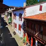 Auberge de jeunesse Du Pèlerin- De Charme En Pierre Avec Vue Sur Les Montagnes *