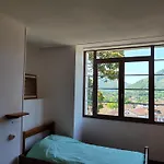 Auberge de jeunesse Du Pèlerin- De Charme En Pierre Avec Vue Sur Les Montagnes Saint-Jean-Pied-de-Port