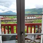 Hostel Du Pelerin De Charme En Pierre Avec Vue Sur Les Montagnes *