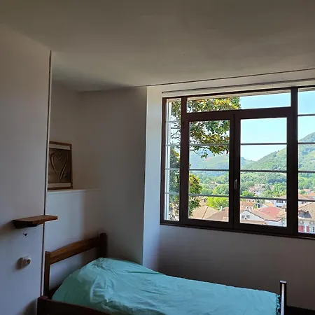 Hostel Du Pelerin De Charme En Pierre Avec Vue Sur Les Montagnes Saint-Jean-Pied-de-Port