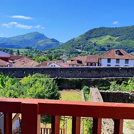 L'auberge Du Pelerin - St Jean Pied De Port Hostel *