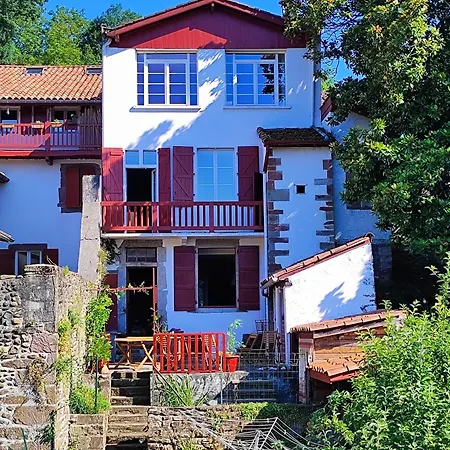 L'auberge Du Pelerin - St Jean Pied De Port Hostel