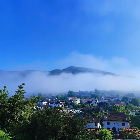 Du Pelerin De Charme En Pierre Avec Vue Sur Les Montagnes Saint-Jean-Pied-de-Port